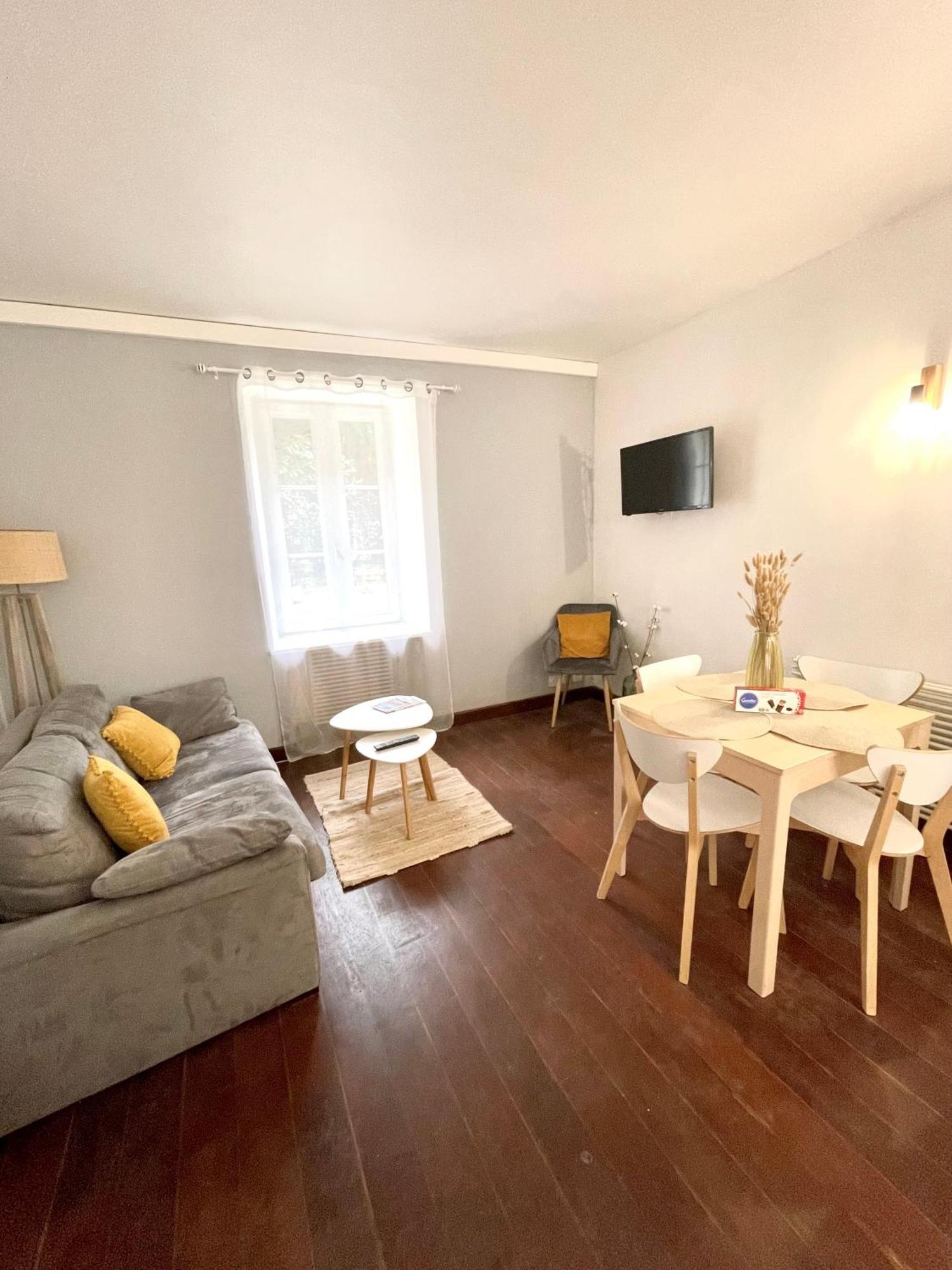 T2 Situe Au Coeur Du Centre Historique De Dinan Apartment ภายนอก รูปภาพ